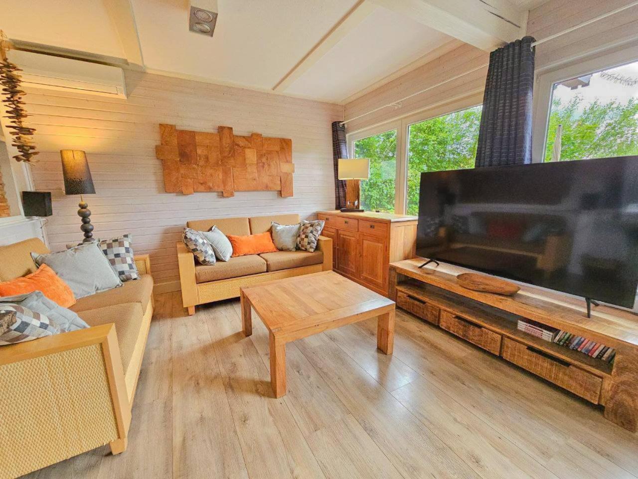 Ferienhaus "Gestiefelter Kater" Am See Im Bergland Kirchheim  Exterior foto